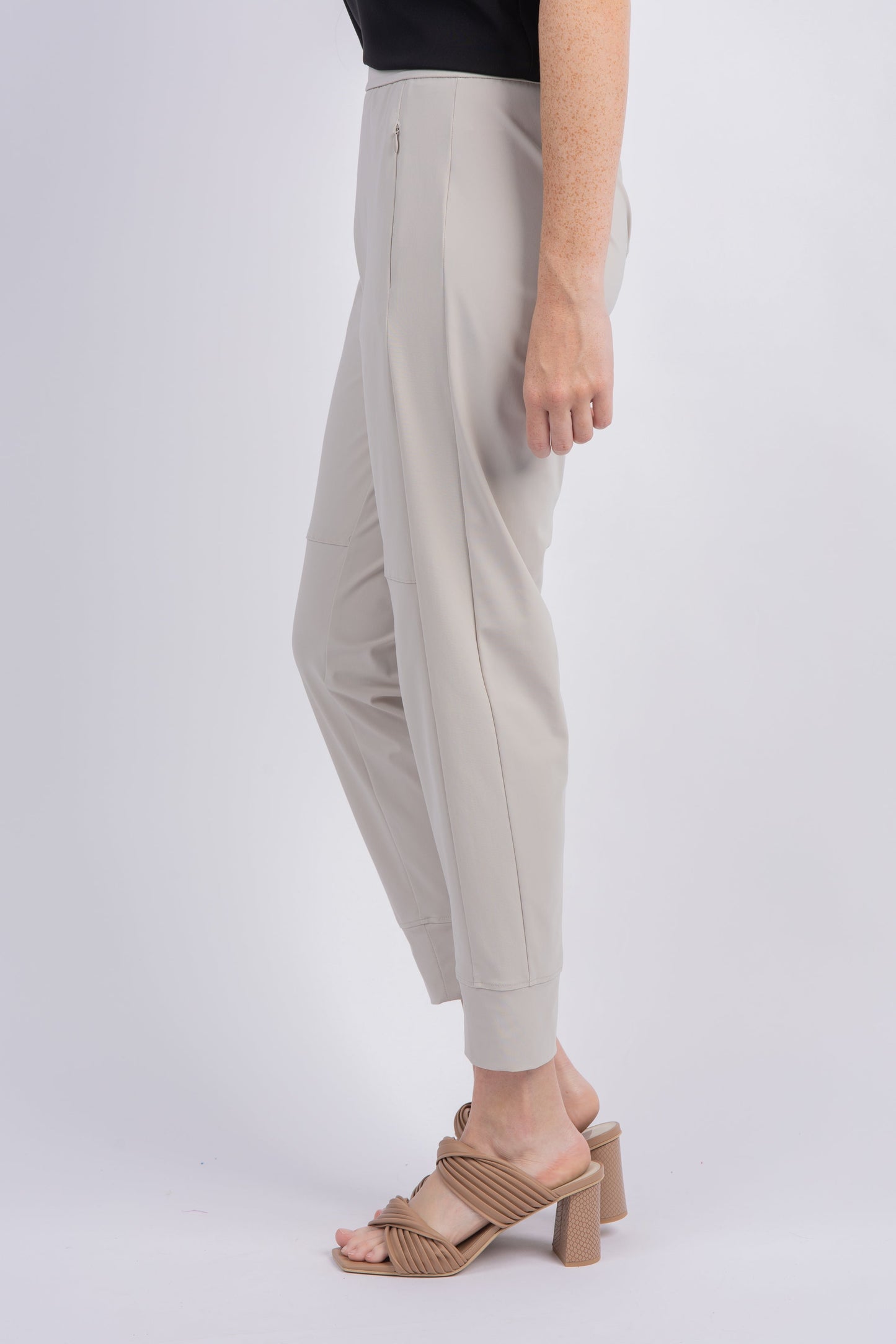 Candice Jogger Pant in Caulk